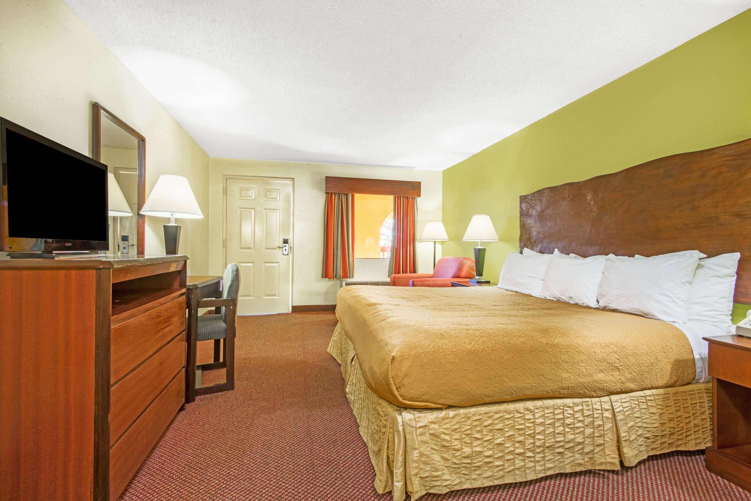Days Inn By Wyndham Opelika Εξωτερικό φωτογραφία
