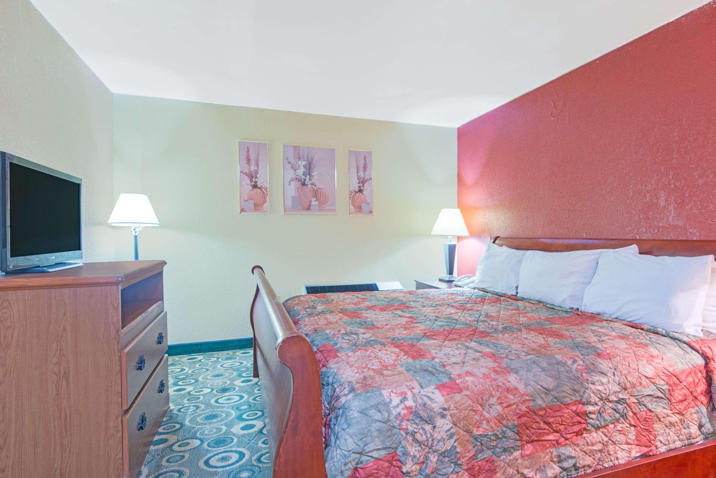Days Inn By Wyndham Opelika Εξωτερικό φωτογραφία